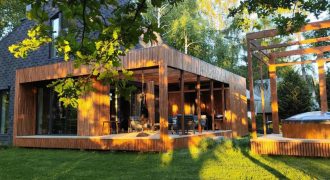 וילת אירוח בליזענסק רבע שעה הליכה מציון של רבי אלימלך זצ"ל