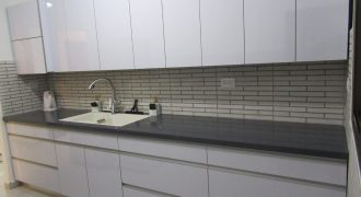 דירת שלשה חדרים בבנין בוטיק חרדי. אזור מבוקש דתי ונעים